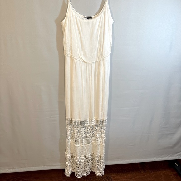 Allison Brittney White Tiered Crochet Lace Trim Spaghetti Straps Boho Maxi Dress - Picture 1 of 12